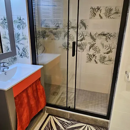 Centre Balcon Vue Mer, Piscine, Plage Апартаменты Биарриц